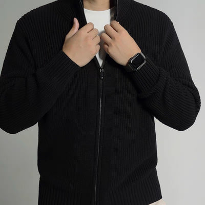 Stylish cardigan for men combining comfort and elegant design, perfect for formal and casual occasions