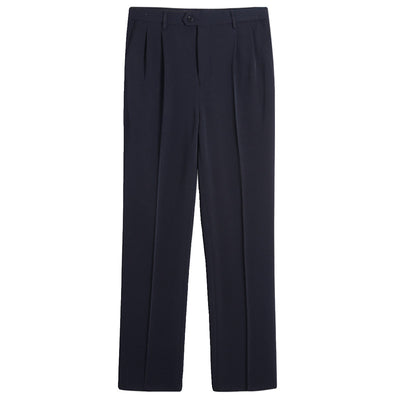 Elegant loose trousers for a comfortable and stylish professional look