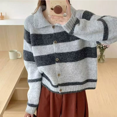 Vintage retro sweater featuring classic knit patterns for timeless style and warmth