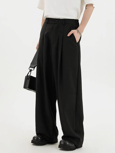 Elegant casual outfit showcasing stylish fashion for everyday wear, perfect blend of comfort and sophistication.