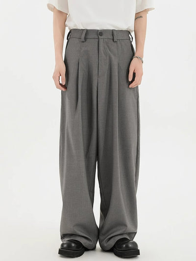 Elegant casual outfit showcasing stylish fashion for everyday wear, perfect blend of comfort and sophistication.