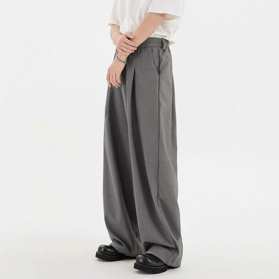 Elegant casual outfit showcasing stylish fashion for everyday wear, perfect blend of comfort and sophistication.