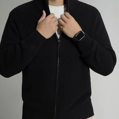 Stylish cardigan for men combining comfort and elegant design, perfect for formal and casual occasions