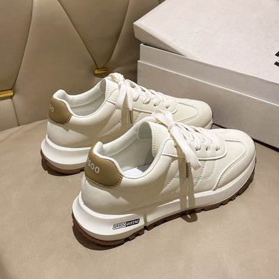 Elegant leather shoes designed for formal occasions, combining style and comfort for a sophisticated look.