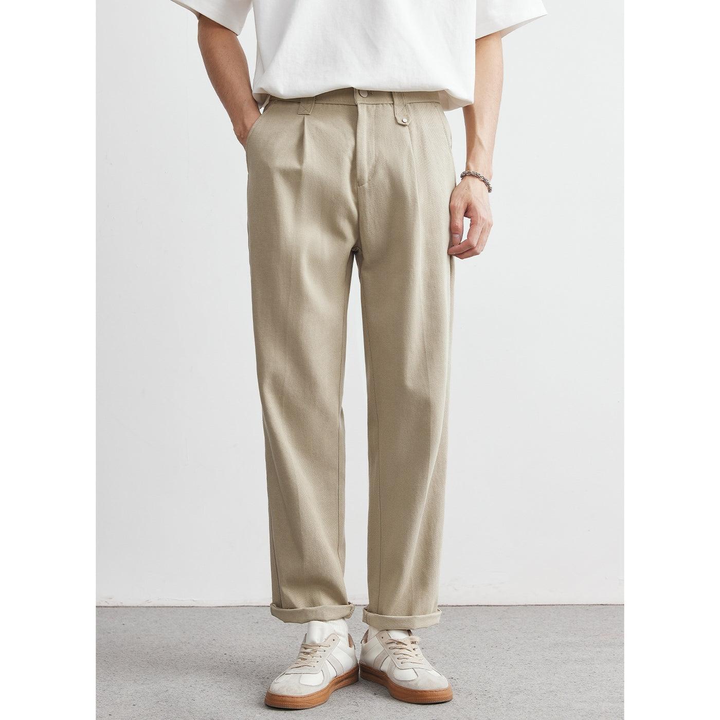 Men's straight drooping pants offering ultimate comfort for everyday wear in a stylish and relaxed fit.