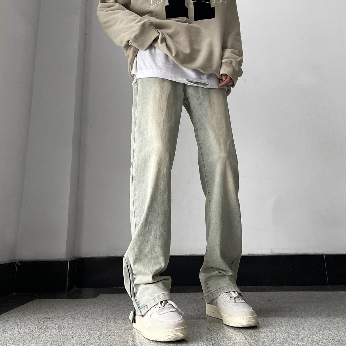Classic skinny jeans offering retro comfort, perfect for a stylish and enduring fashion statement
