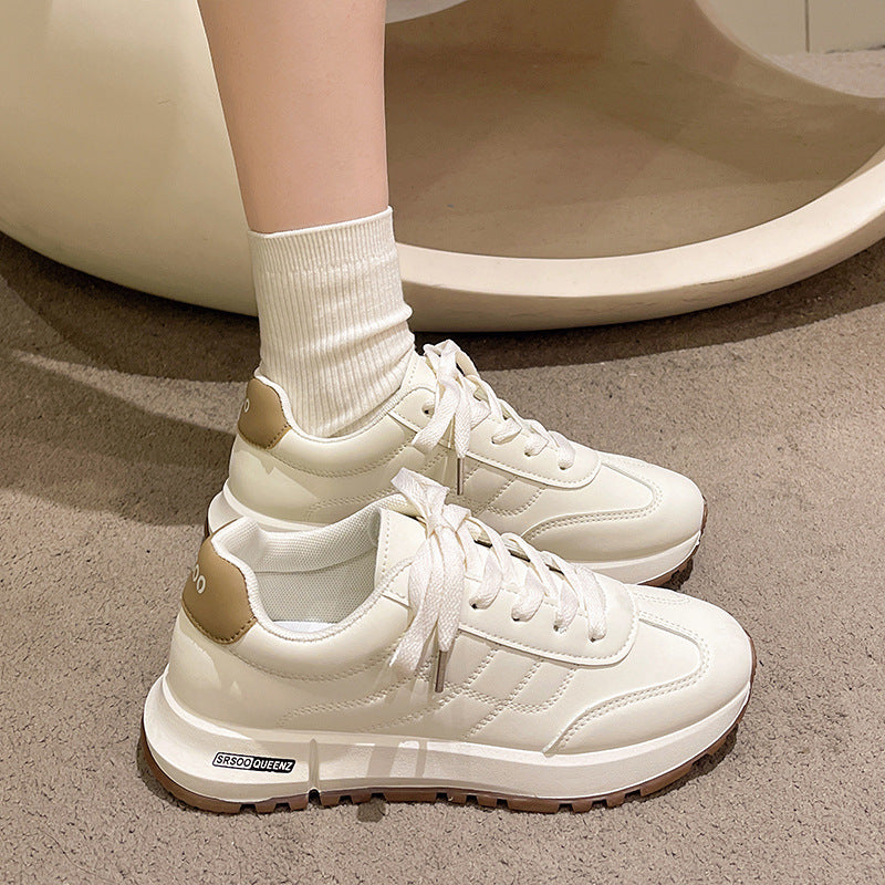 Elegant leather shoes designed for formal occasions, combining style and comfort for a sophisticated look.