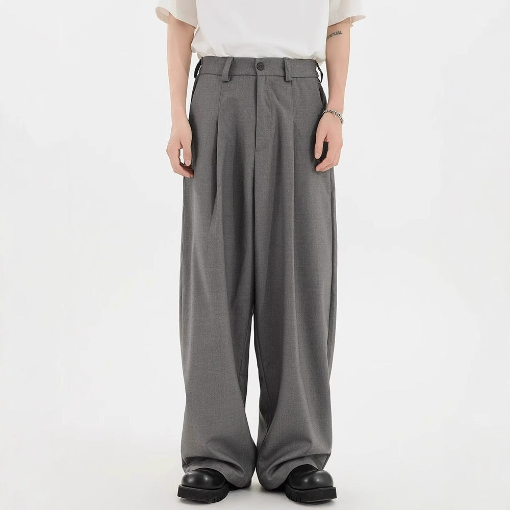 Elegant casual outfit showcasing stylish fashion for everyday wear, perfect blend of comfort and sophistication.