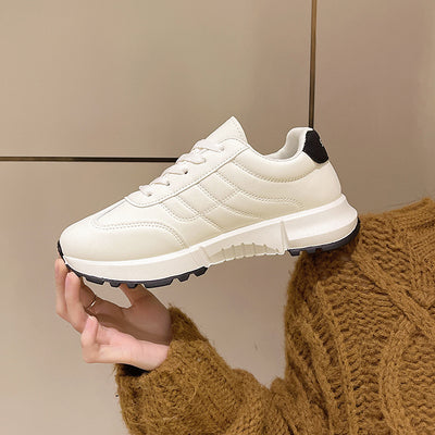 Elegant leather shoes designed for formal occasions, combining style and comfort for a sophisticated look.